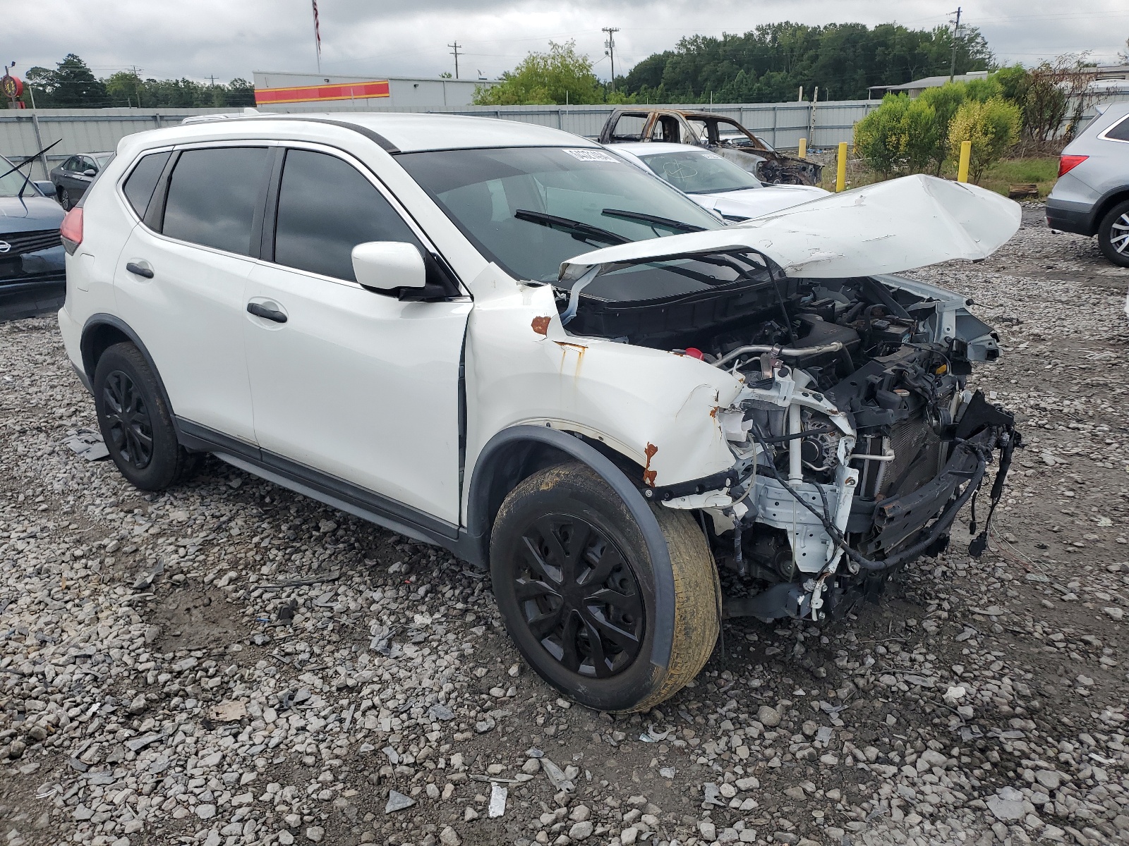 2017 Nissan Rogue S vin: KNMAT2MV4HP565786