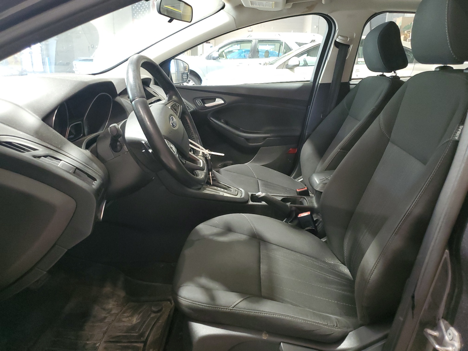 1FADP3F2XFL299081 2015 Ford Focus Se