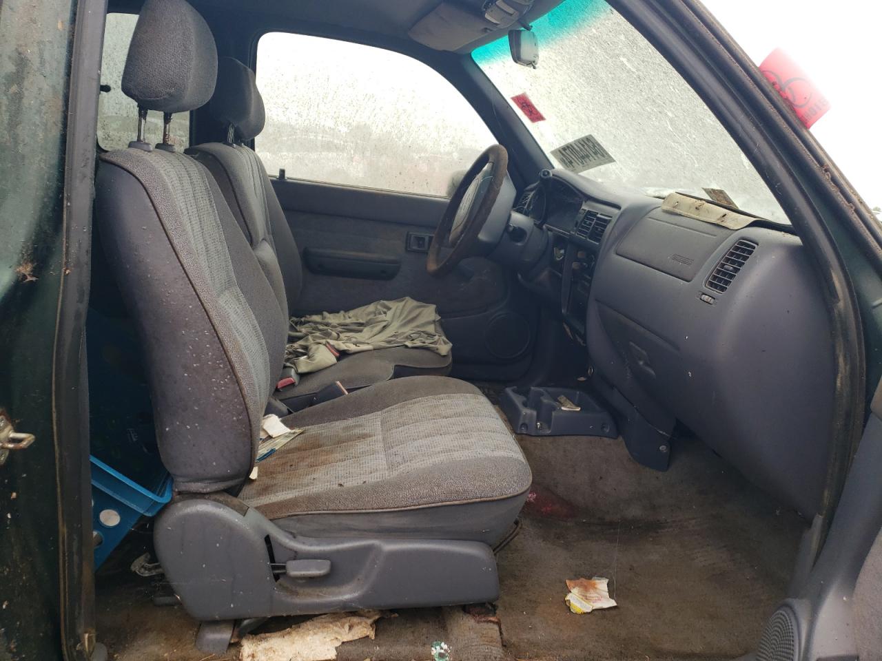 1999 Toyota Tacoma Xtracab VIN: 4TAVL52N3XZ517328 Lot: 64144074