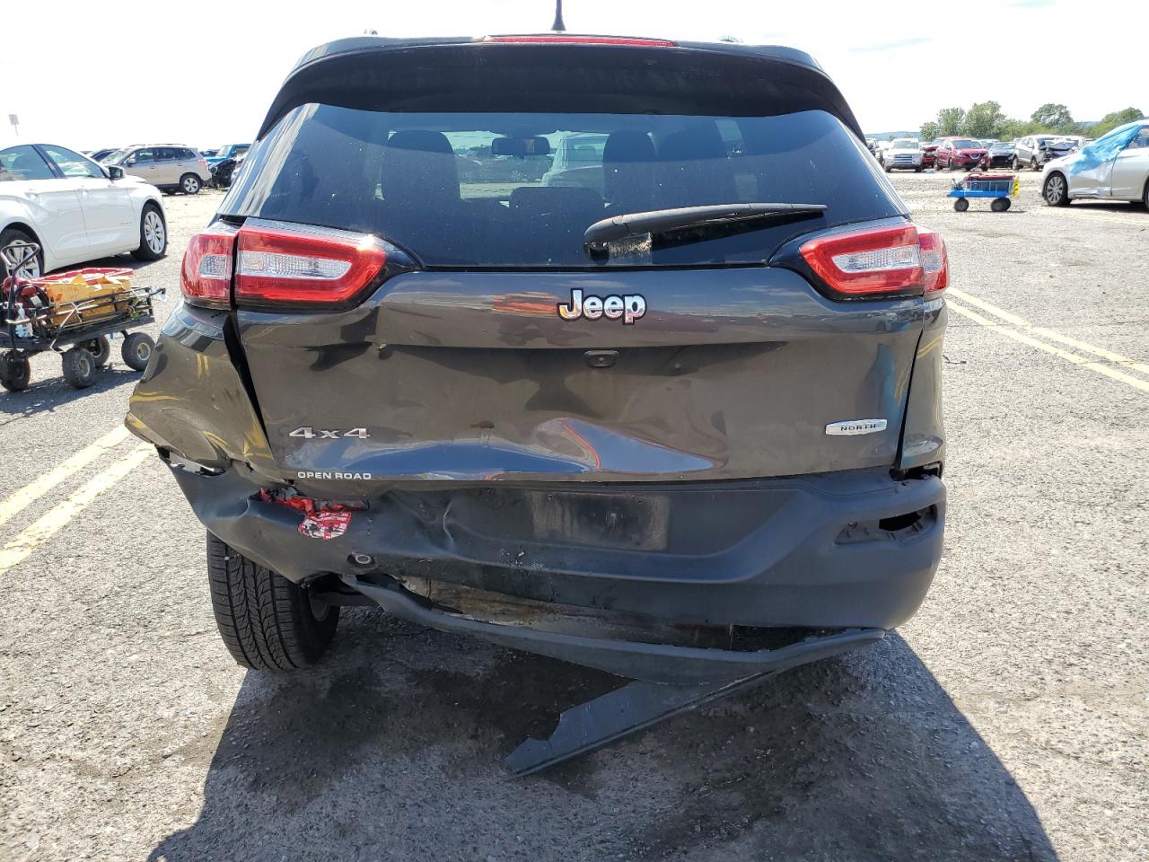 1C4PJMCB0HW655882 2017 Jeep Cherokee Latitude