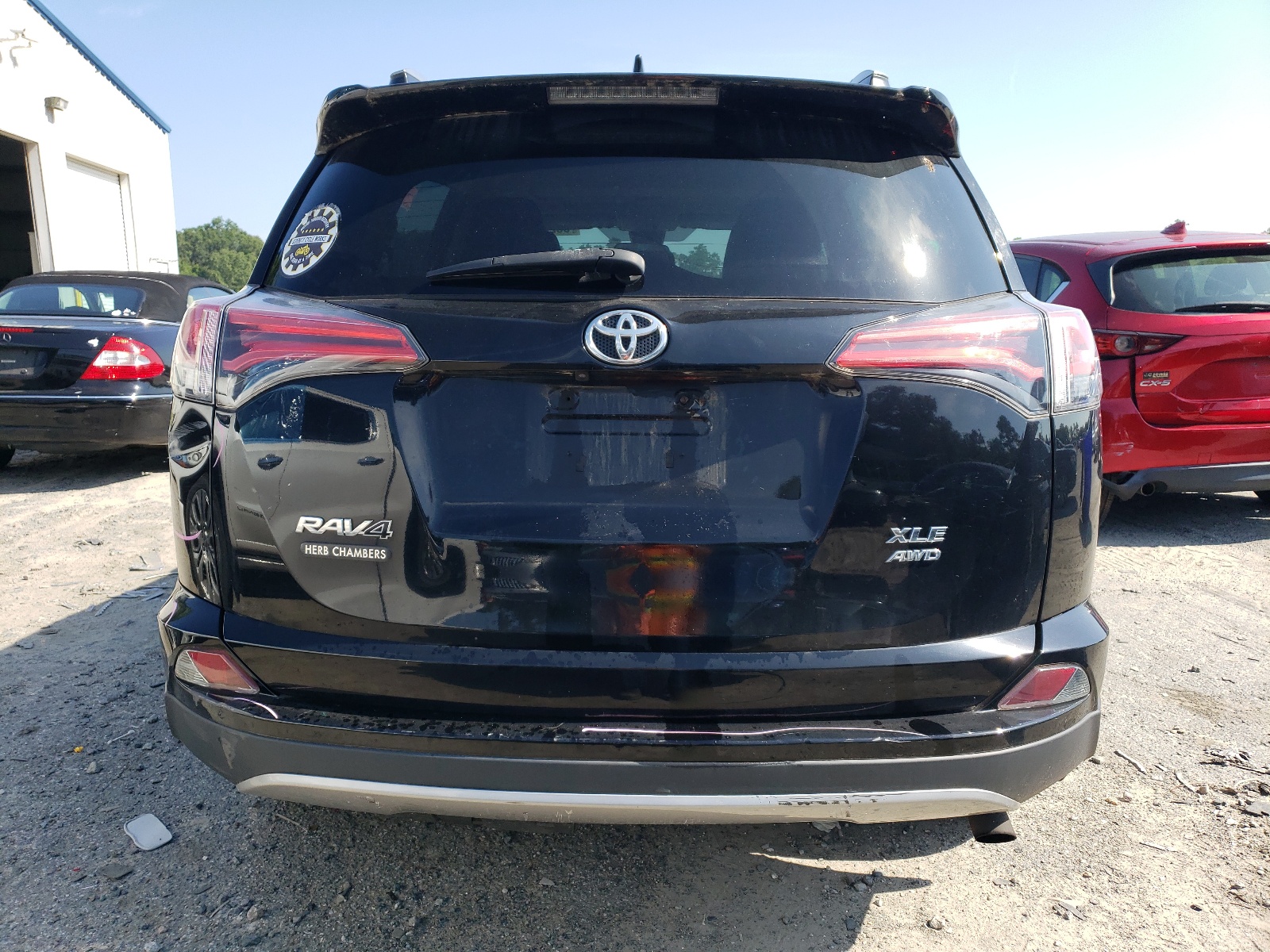2T3RFREVXHW612017 2017 Toyota Rav4 Xle