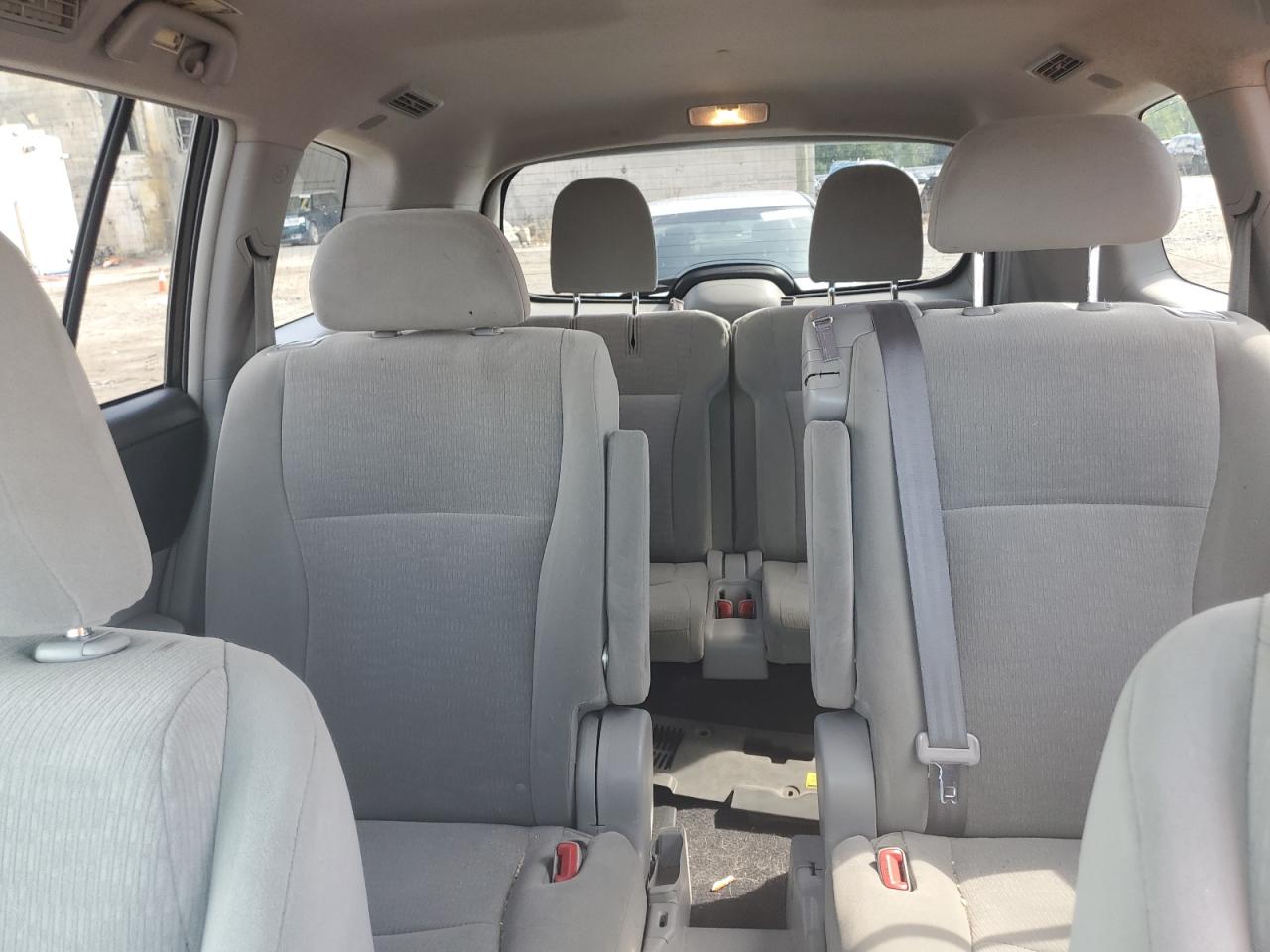 2011 Toyota Highlander Base VIN: 5TDBK3EHXBS055493 Lot: 64385324