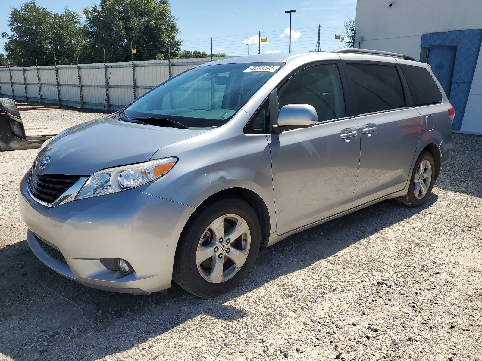 2012 Toyota Sienna Le vin: 5TDKK3DC7CS212808