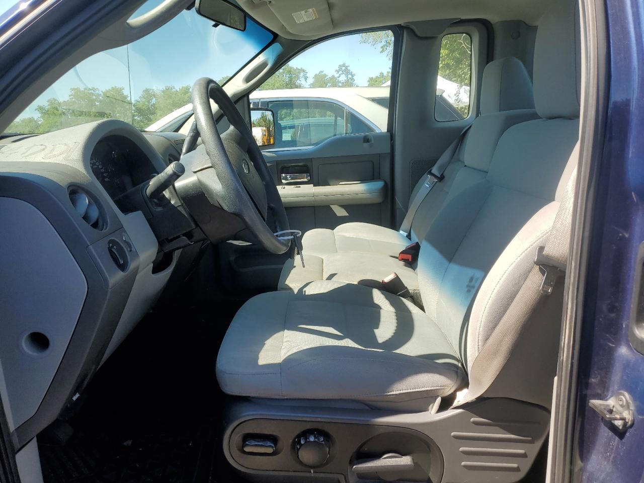 2007 Ford F150 VIN: 1FTRF02207KC43388 Lot: 61520564