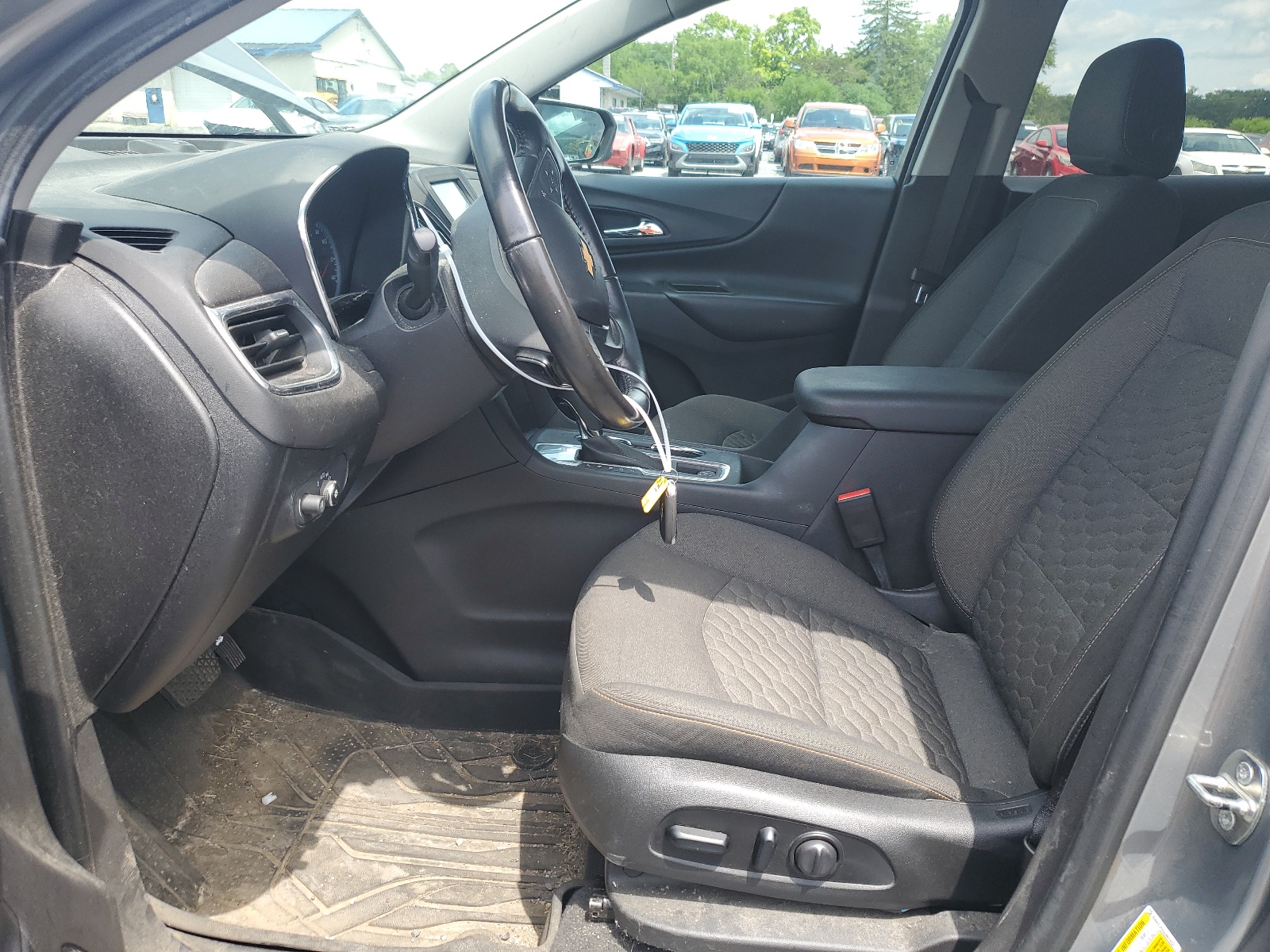 3GNAXJEV4JS614237 2018 Chevrolet Equinox Lt