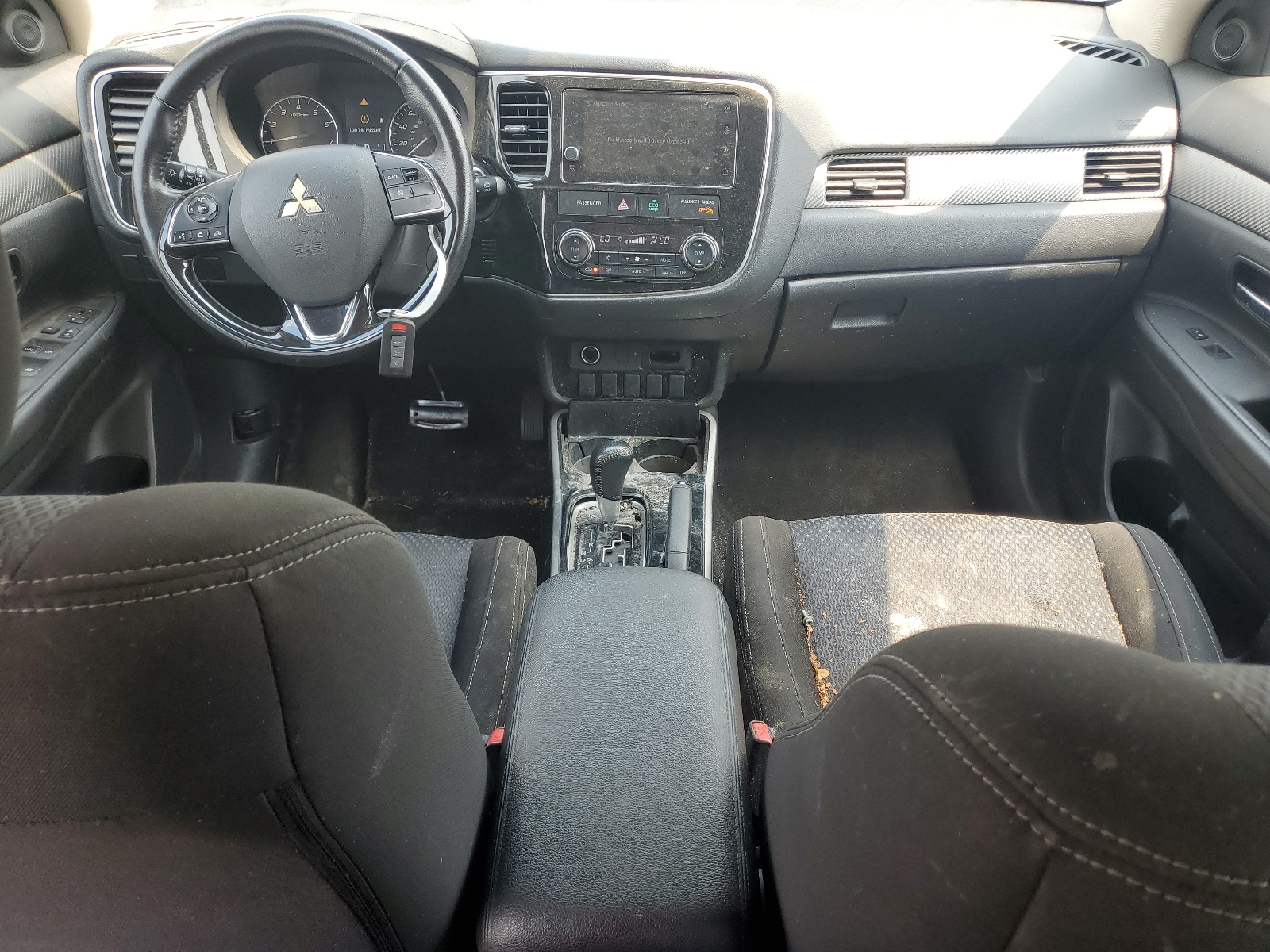 2018 Mitsubishi Outlander Se vin: JA4AD3A36JJ001176