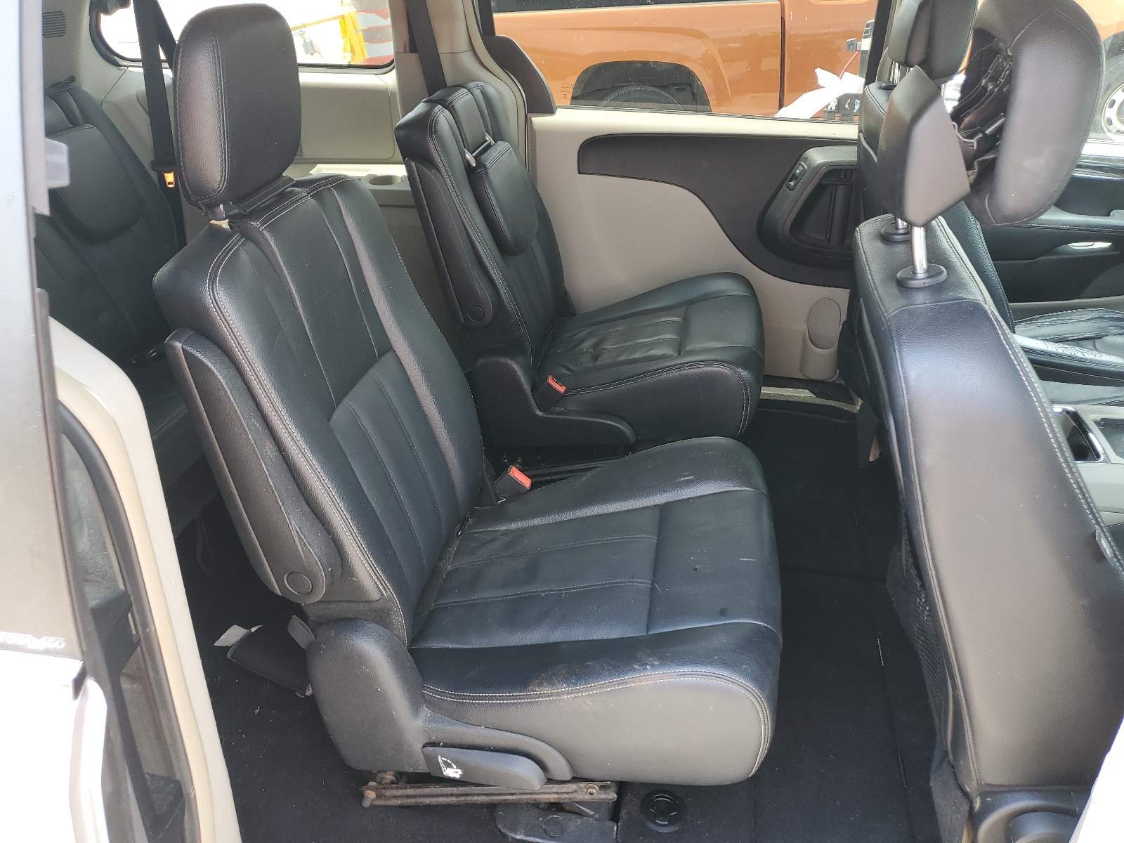 2C4RC1BG1ER215561 2014 Chrysler Town & Country Touring