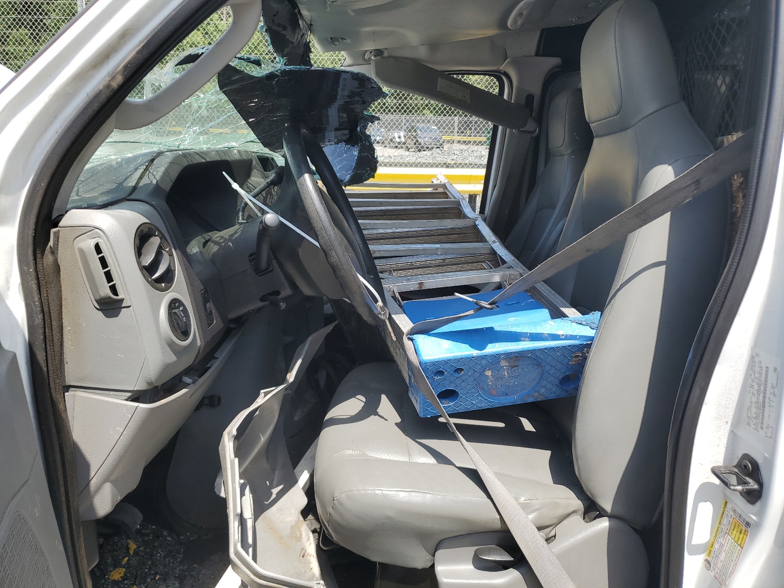 1FTNE1EW7BDB00960 2011 Ford Econoline E150 Van