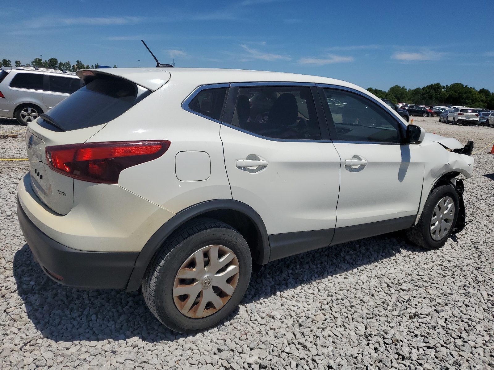 2018 Nissan Rogue Sport S vin: JN1BJ1CR8JW256085