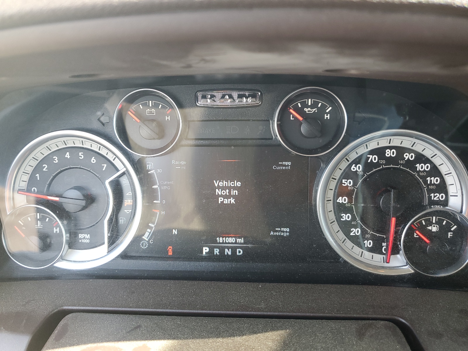 1C6RR7GG1JS170096 2018 Ram 1500 Slt