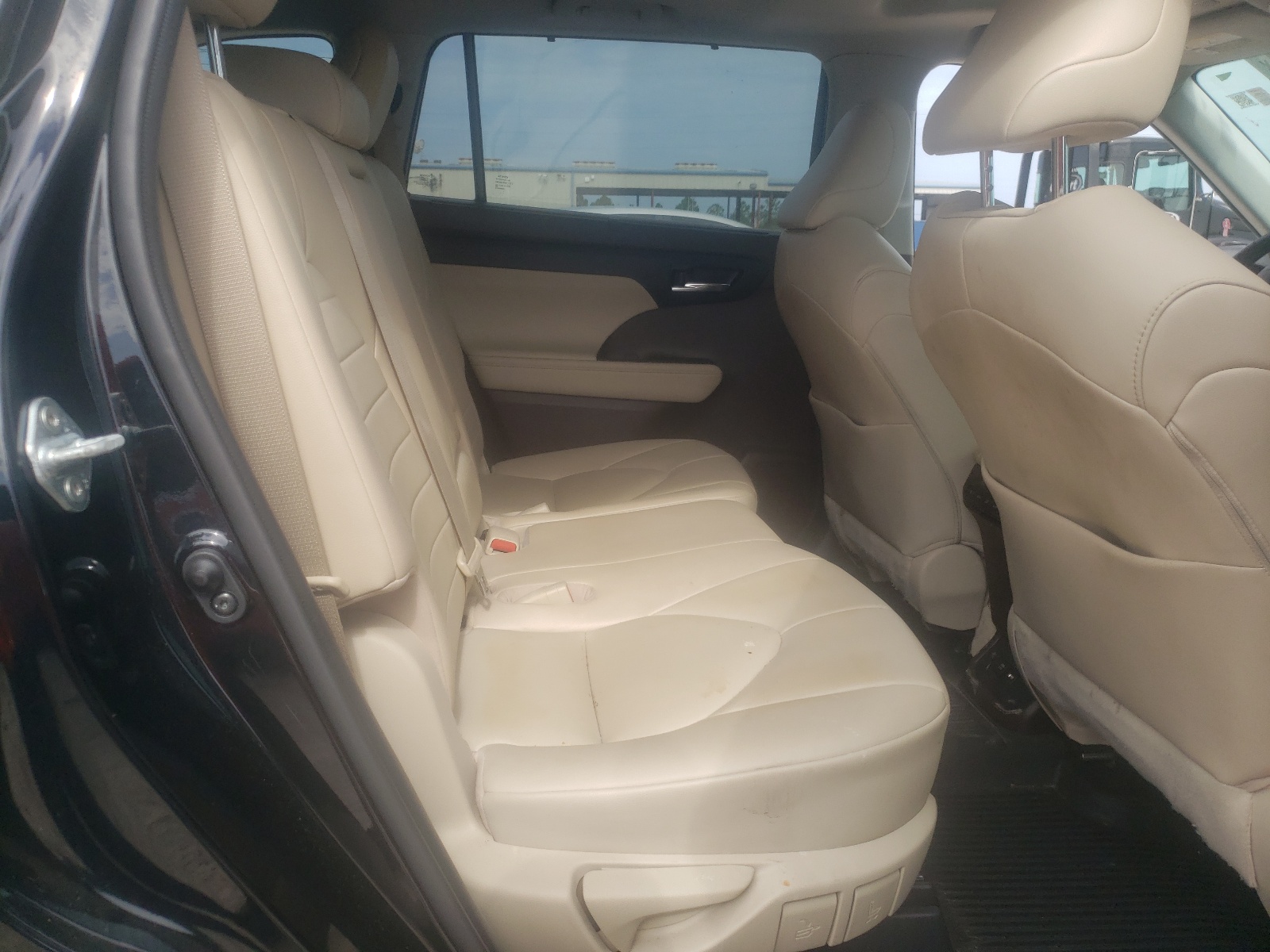 5TDGZRAH5MS526740 2021 Toyota Highlander Xle