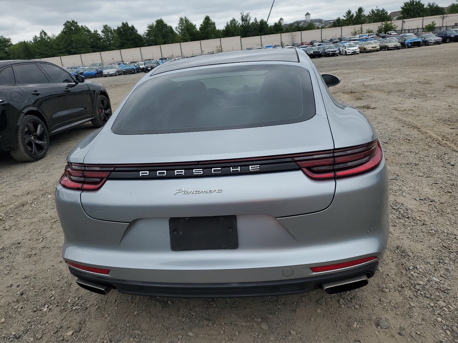 WP0AA2A76JL119132 2018 Porsche Panamera 4