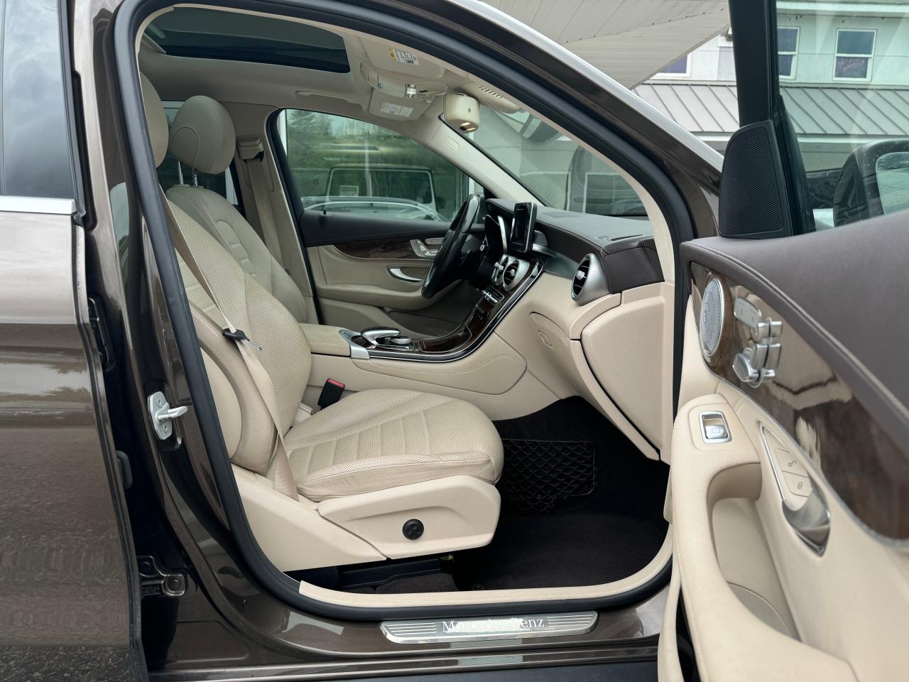 2016 Mercedes-Benz Glc 300 VIN: WDC0G4JB5GF071523 Lot: 64801614