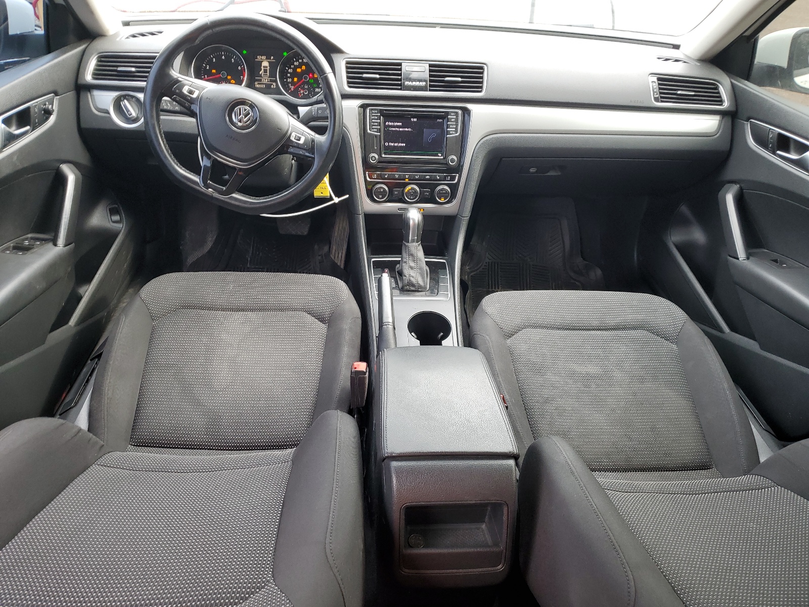 1VWAA7A39JC033997 2018 Volkswagen Passat S