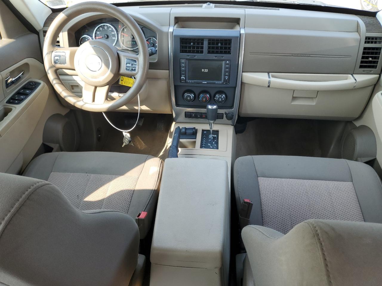 2011 Jeep Liberty (North America) - Image 8