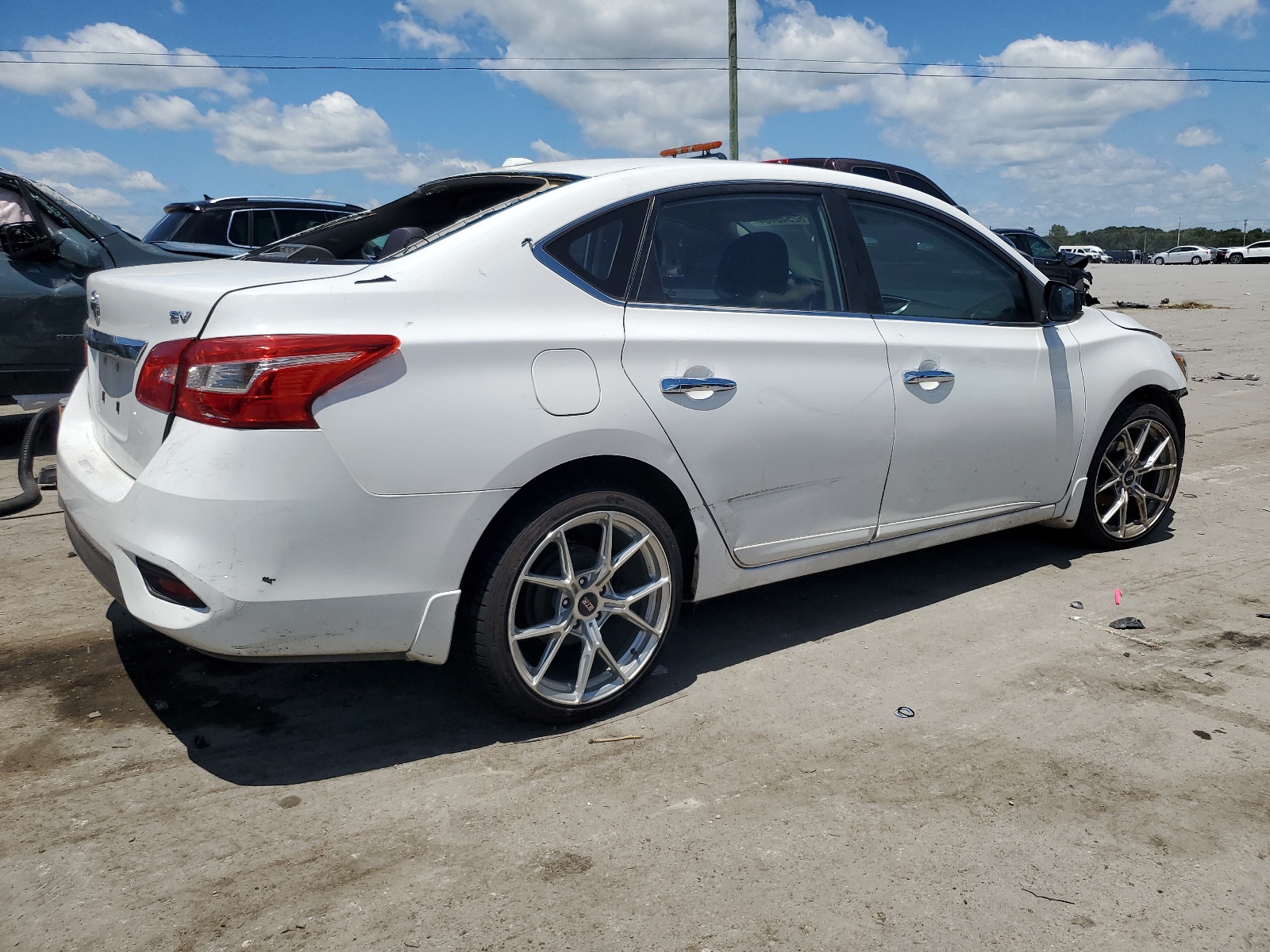 2018 Nissan Sentra S vin: 3N1AB7AP5JL621857