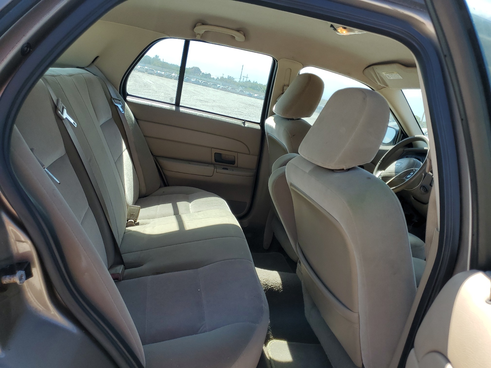 2FAFP73W64X164400 2004 Ford Crown Victoria