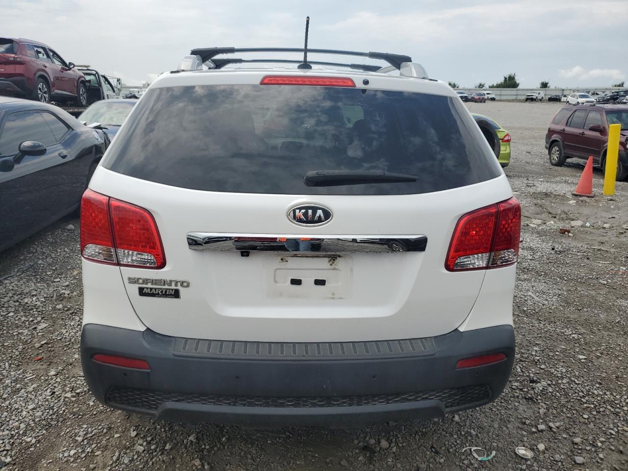 5XYKTCA12BG173802 2011 Kia Sorento Base