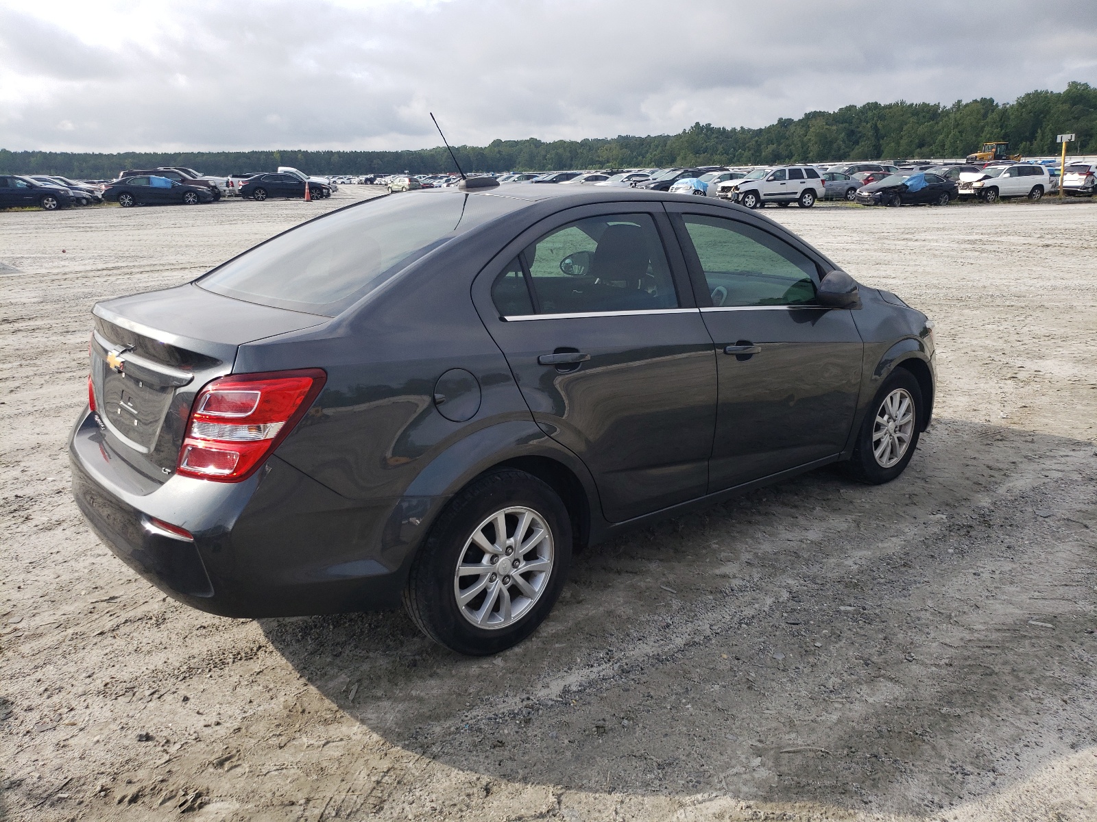 2019 Chevrolet Sonic Lt vin: 1G1JD5SB5K4120563