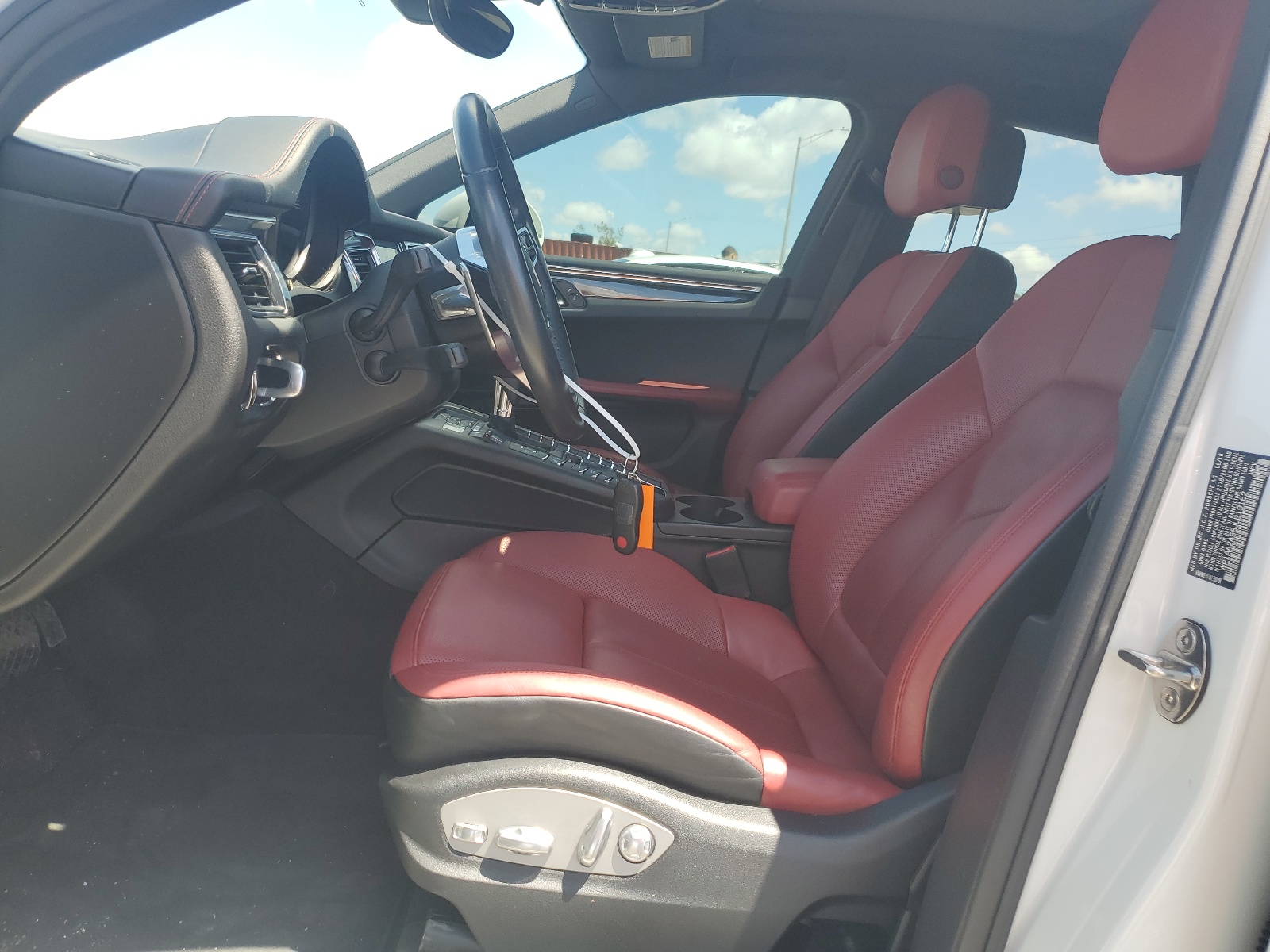 WP1AA2A58JLB19162 2018 Porsche Macan