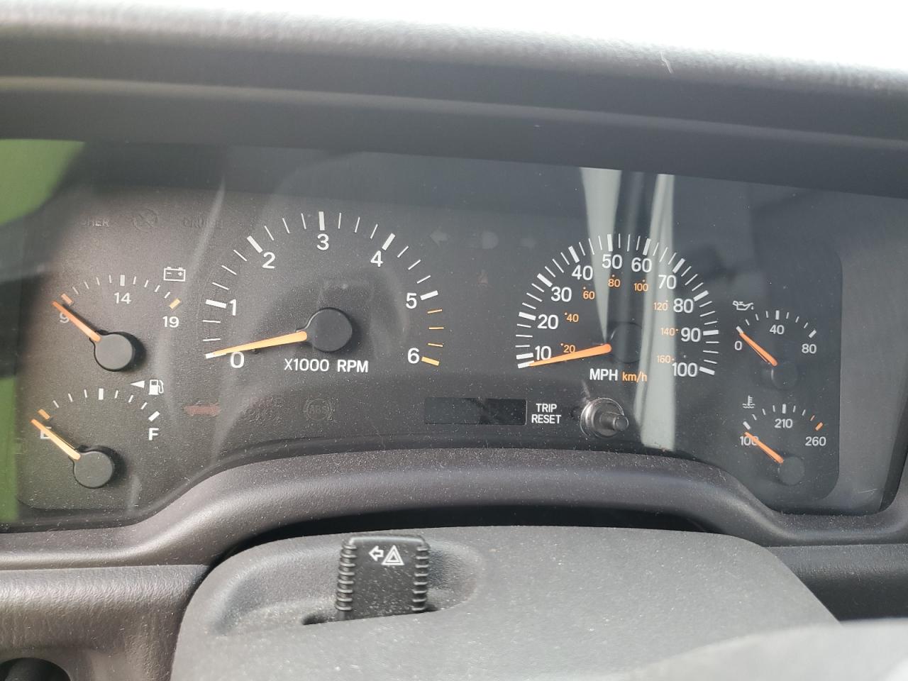 2000 Jeep Cherokee Sport VIN: 1J4FF48SXYL160297 Lot: 64478104