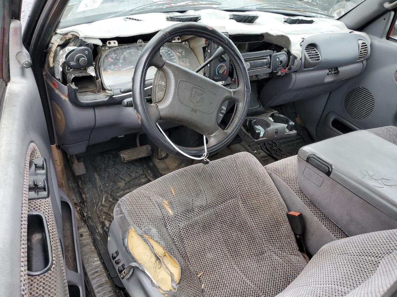 1998 Dodge Ram 1500 VIN: 3B7HC13YXWG184286 Lot: 64943944