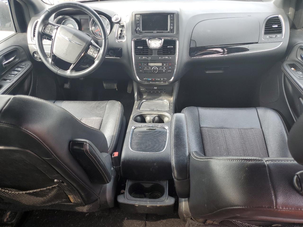 2014 Chrysler Town & Country S VIN: 2C4RC1HG3ER177922 Lot: 64457584