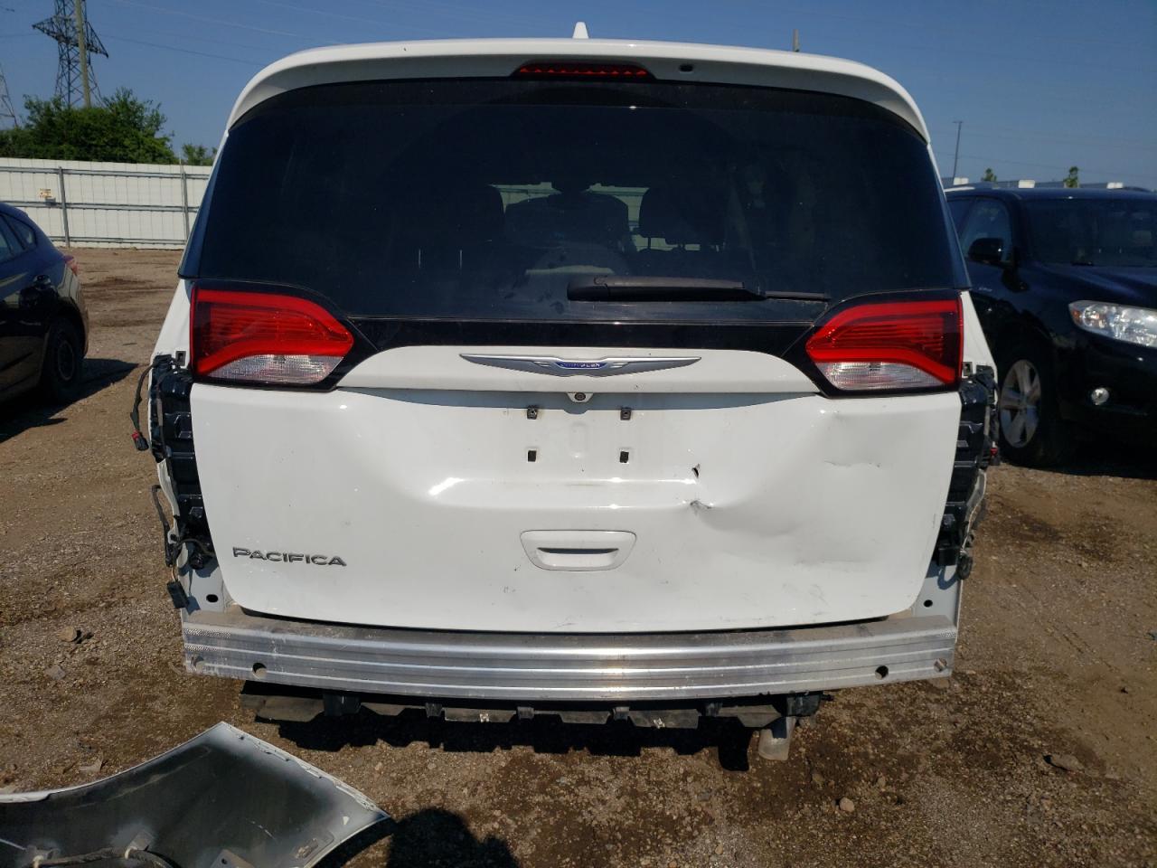 2C4RC1FG8JR271422 2018 Chrysler Pacifica Touring Plus