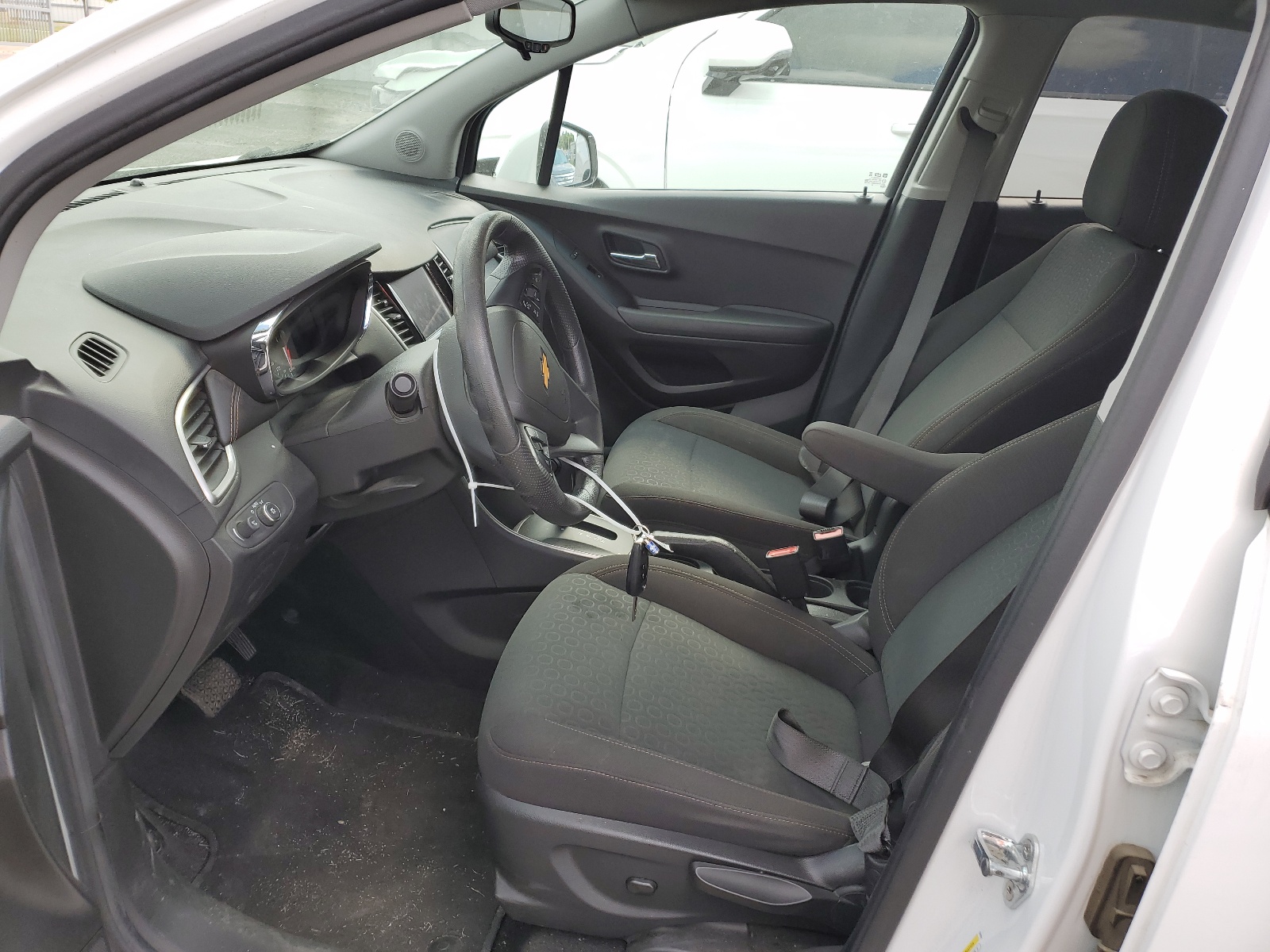 KL7CJKSB7LB316909 2020 Chevrolet Trax Ls