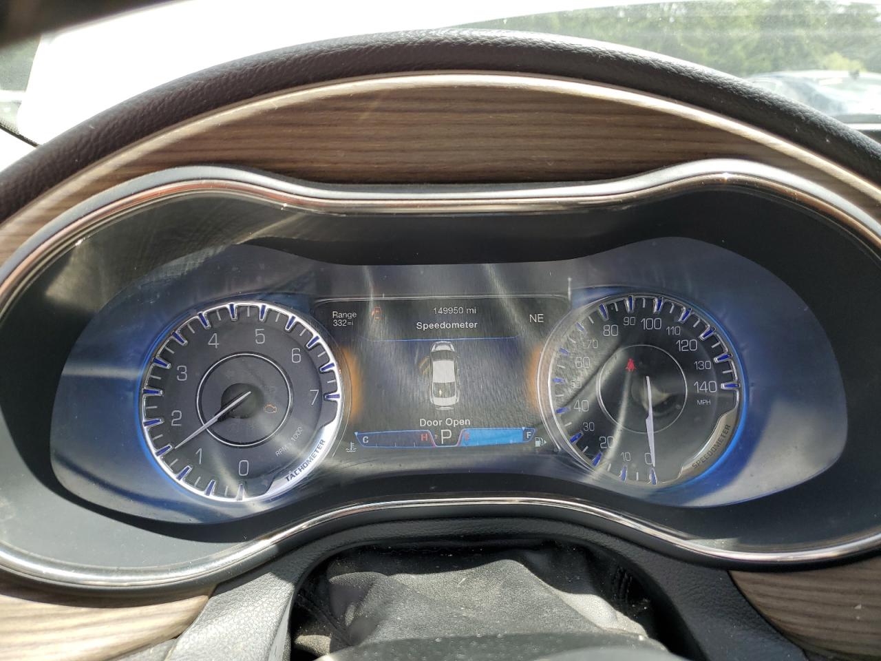 2015 Chrysler 200 C VIN: 1C3CCCCG8FN608654 Lot: 61215874