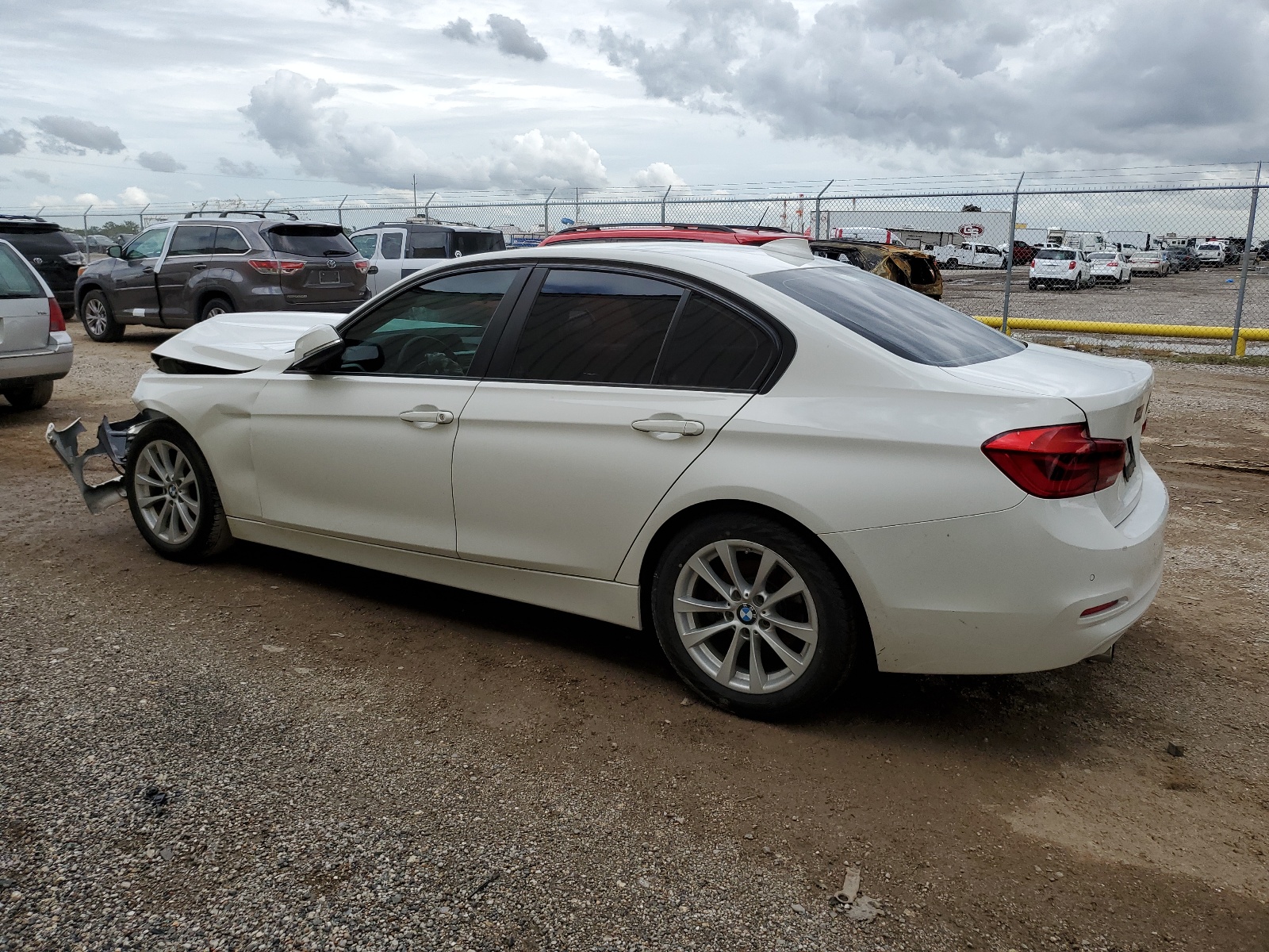 2016 BMW 320 I vin: WBA8E1G53GNU11236