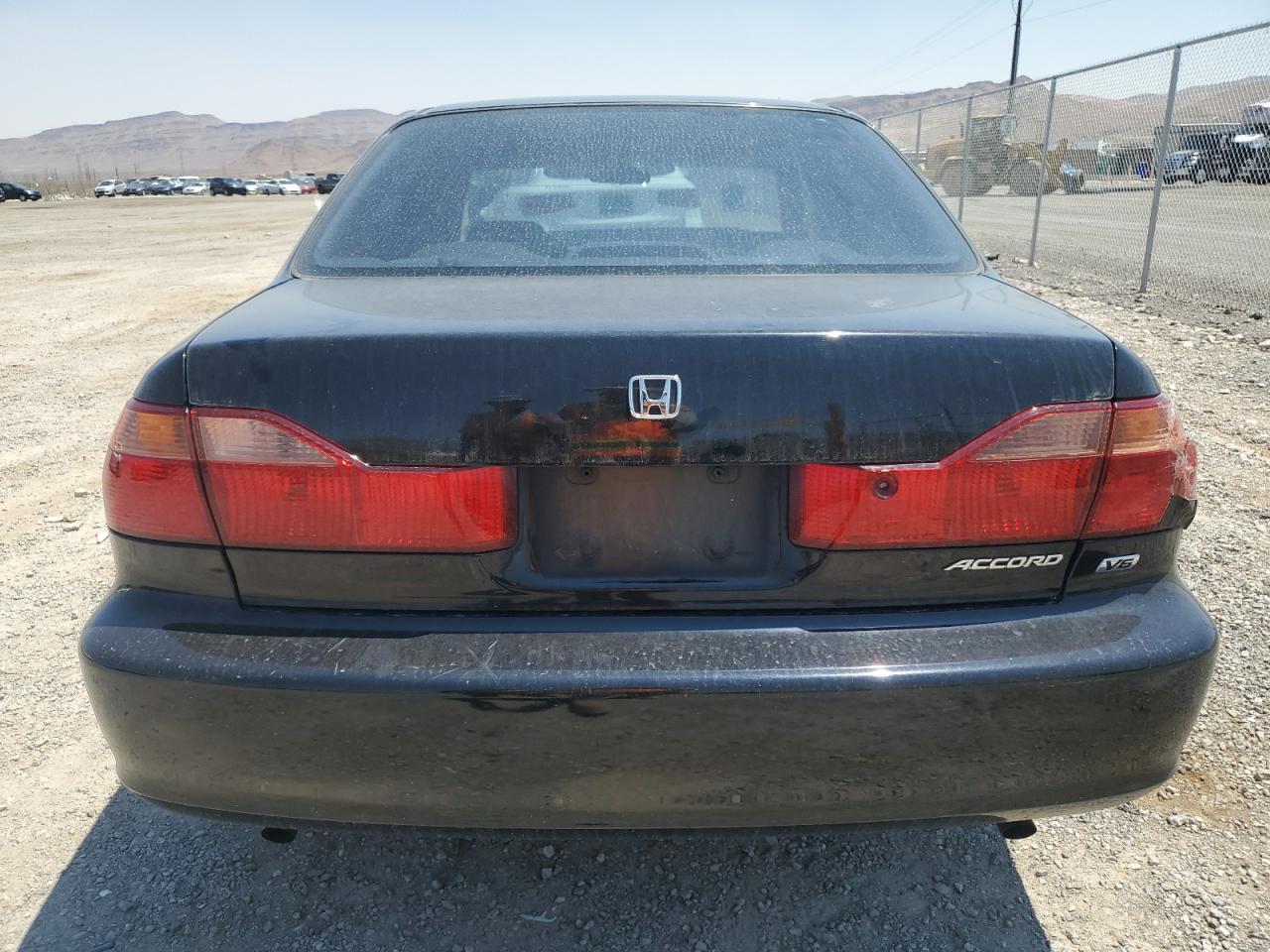 1HGCG1650YA037476 2000 Honda Accord Ex