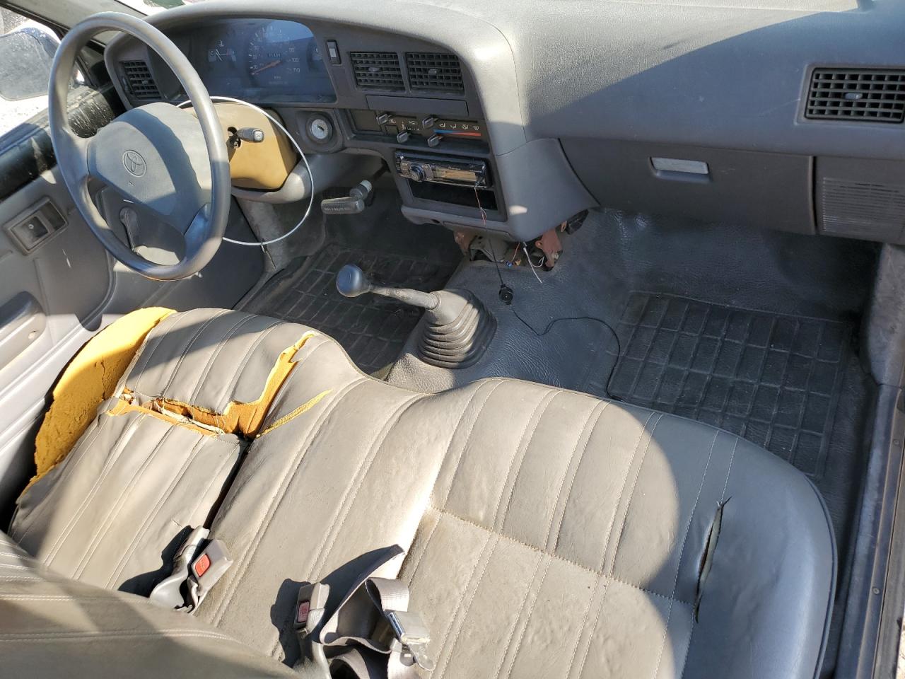 1992 Toyota Pickup 1/2 Ton Short Wheelbase VIN: JT4RN81A9N5138354 Lot: 64821934