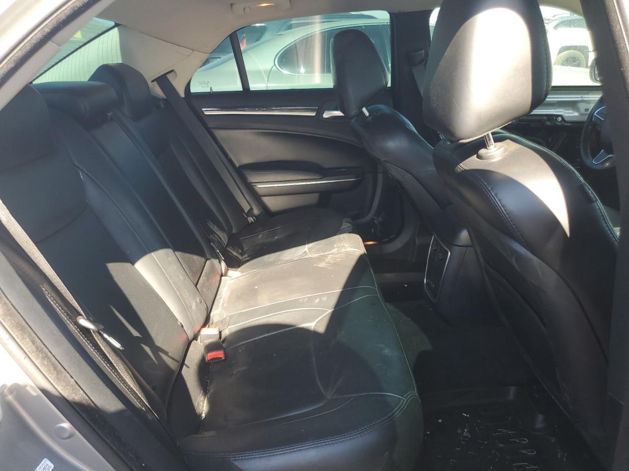 2015 Chrysler 300 Limited VIN: 2C3CCAAG5FH931561 Lot: 64017804