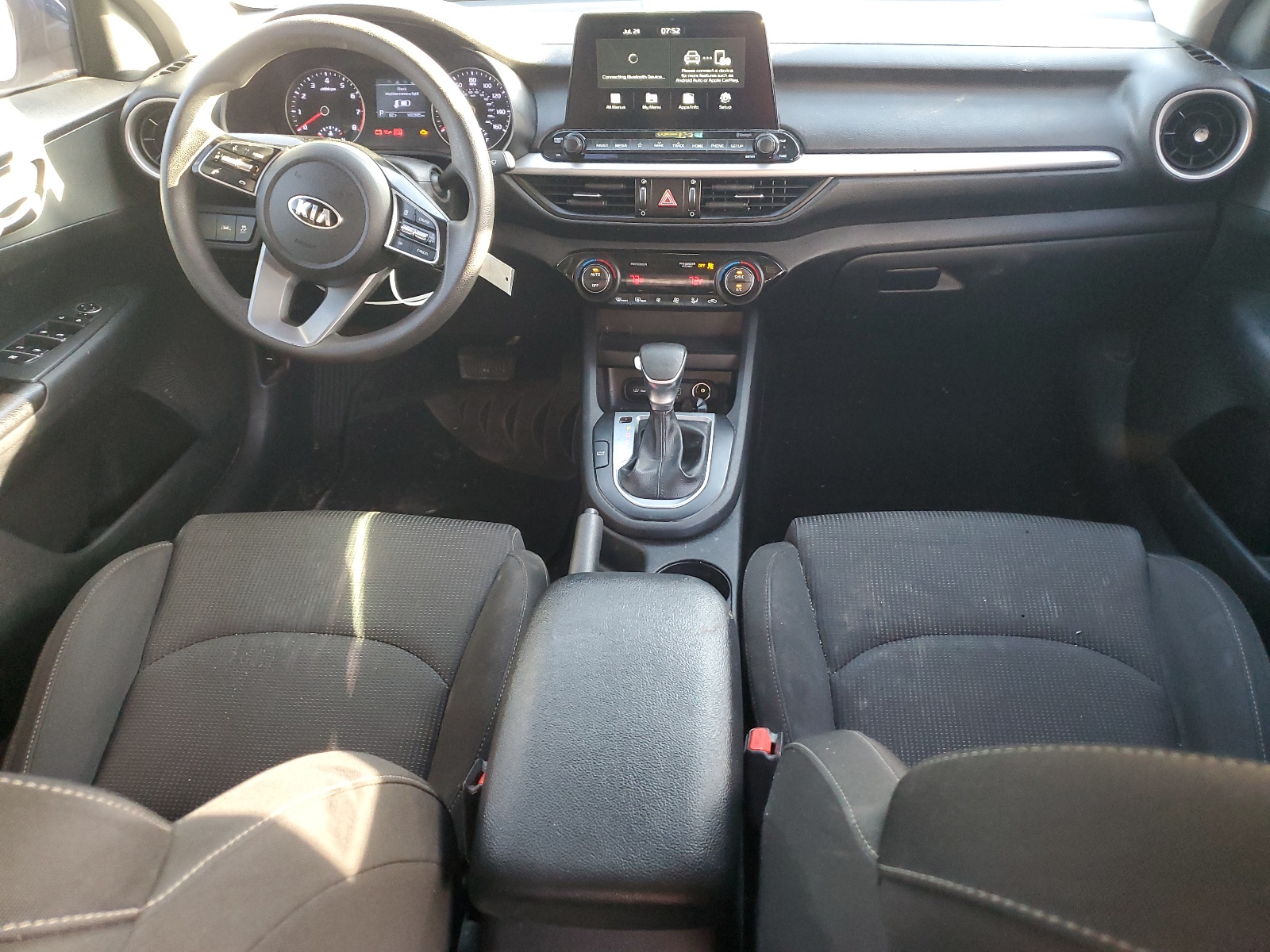 3KPF24AD2KE133592 2019 Kia Forte Fe