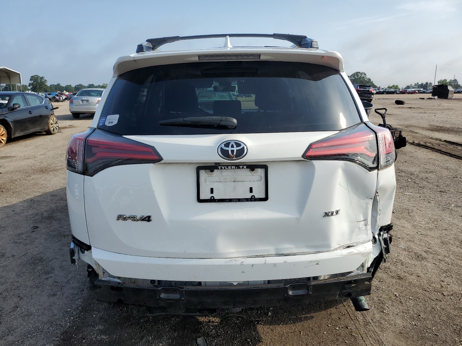 2T3WFREV5JW498839 2018 Toyota Rav4 Adventure