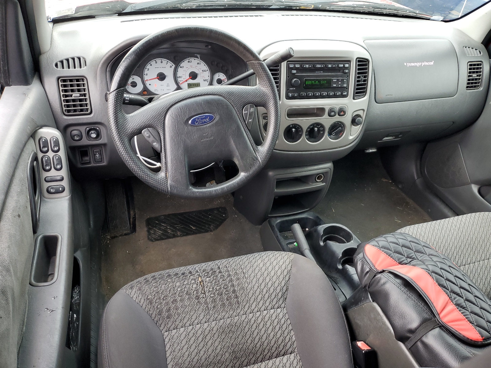 1FMYU93174KA46849 2004 Ford Escape Xlt