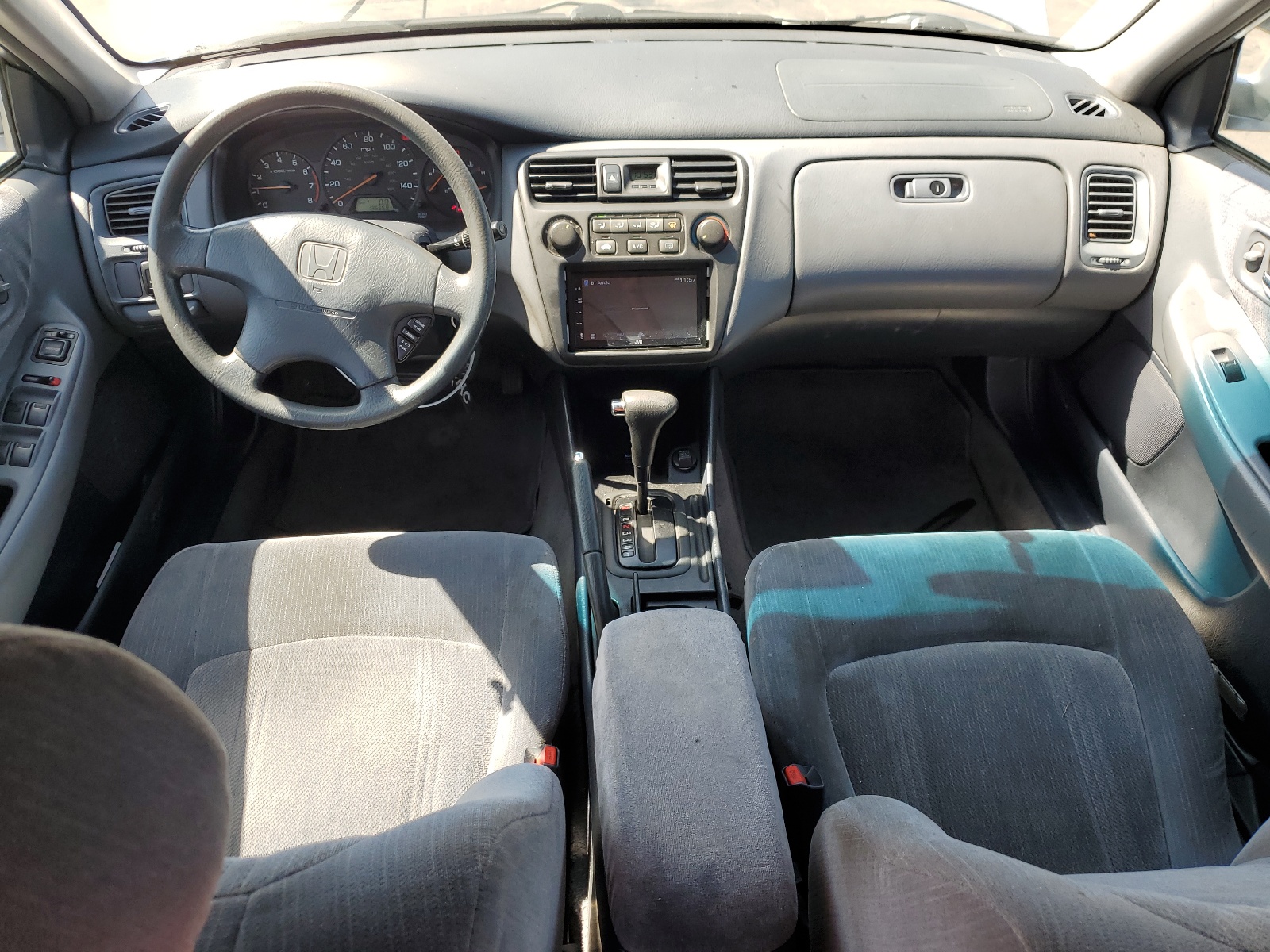 3HGCG6655YG705674 2000 Honda Accord Lx