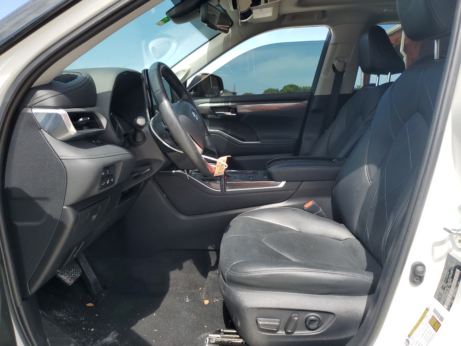 5TDFZRAH4NS113687 2022 Toyota Highlander Platinum