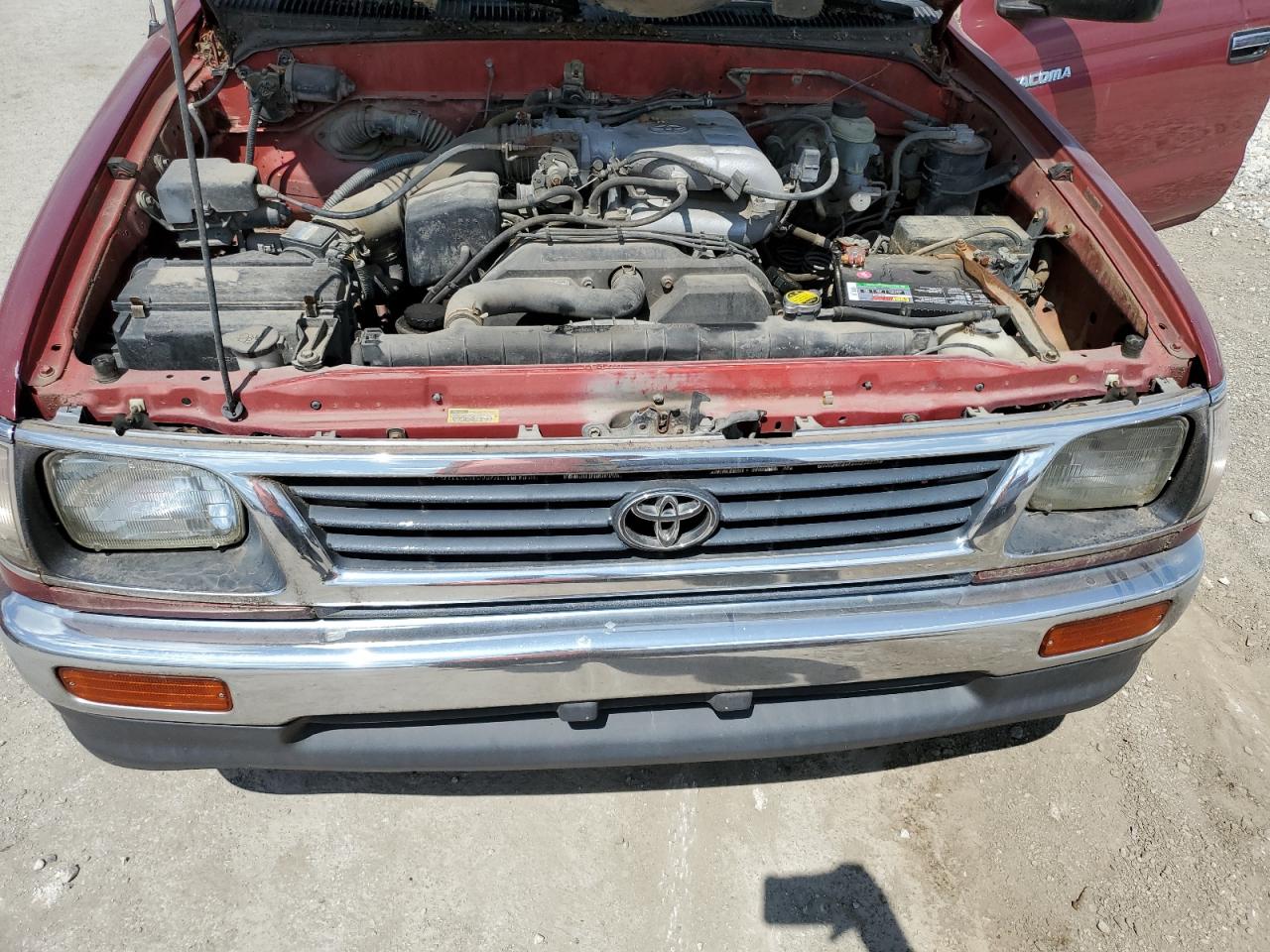 1996 Toyota Tacoma Xtracab VIN: 4TAVN52N0TZ120616 Lot: 63645364