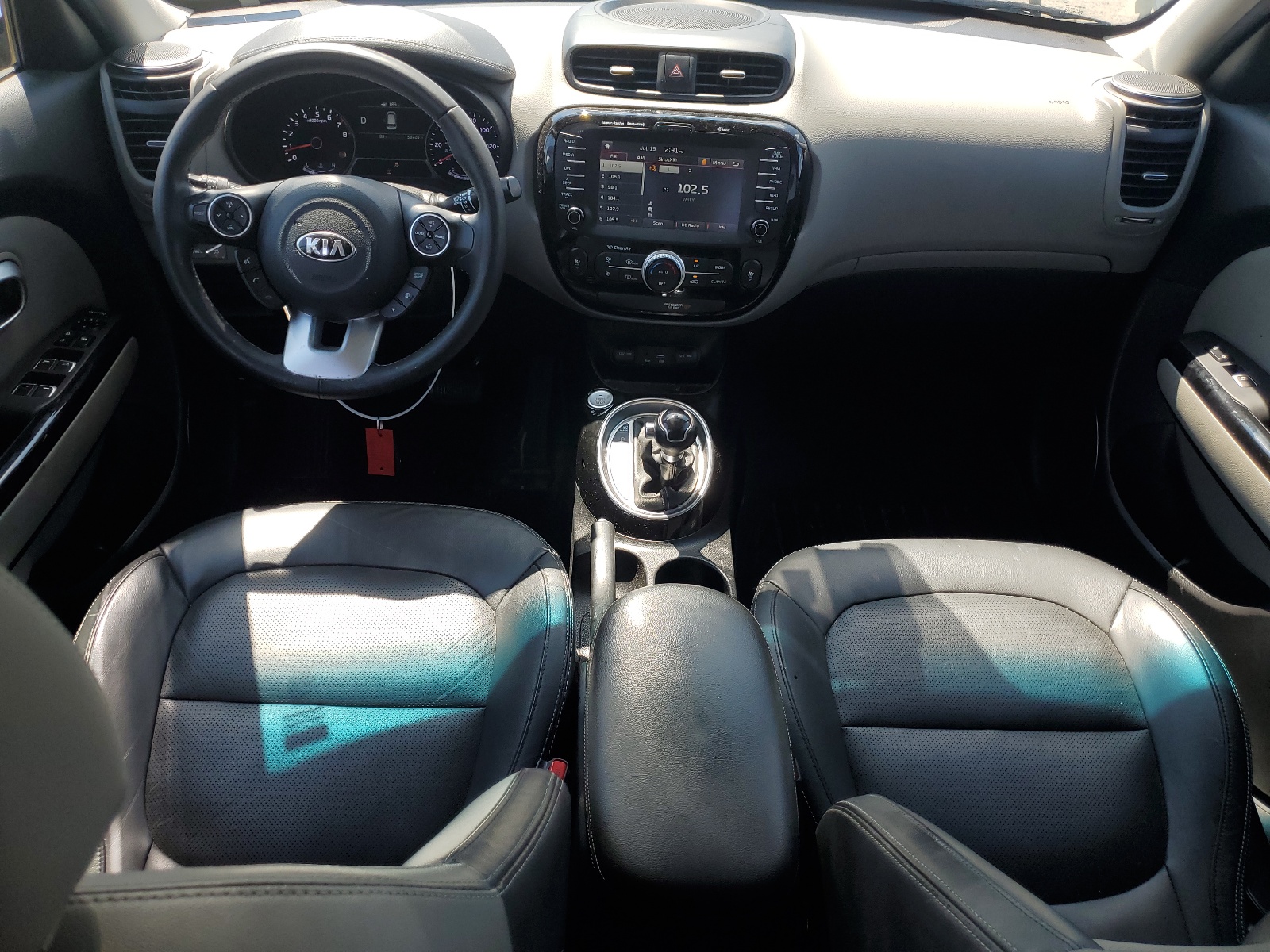 KNDJP3A55H7418939 2017 Kia Soul +