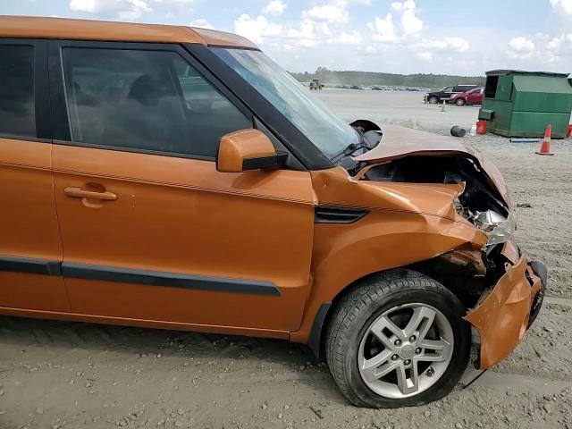 2011 Kia Soul + VIN: KNDJT2A21B7216926 Lot: 62830634