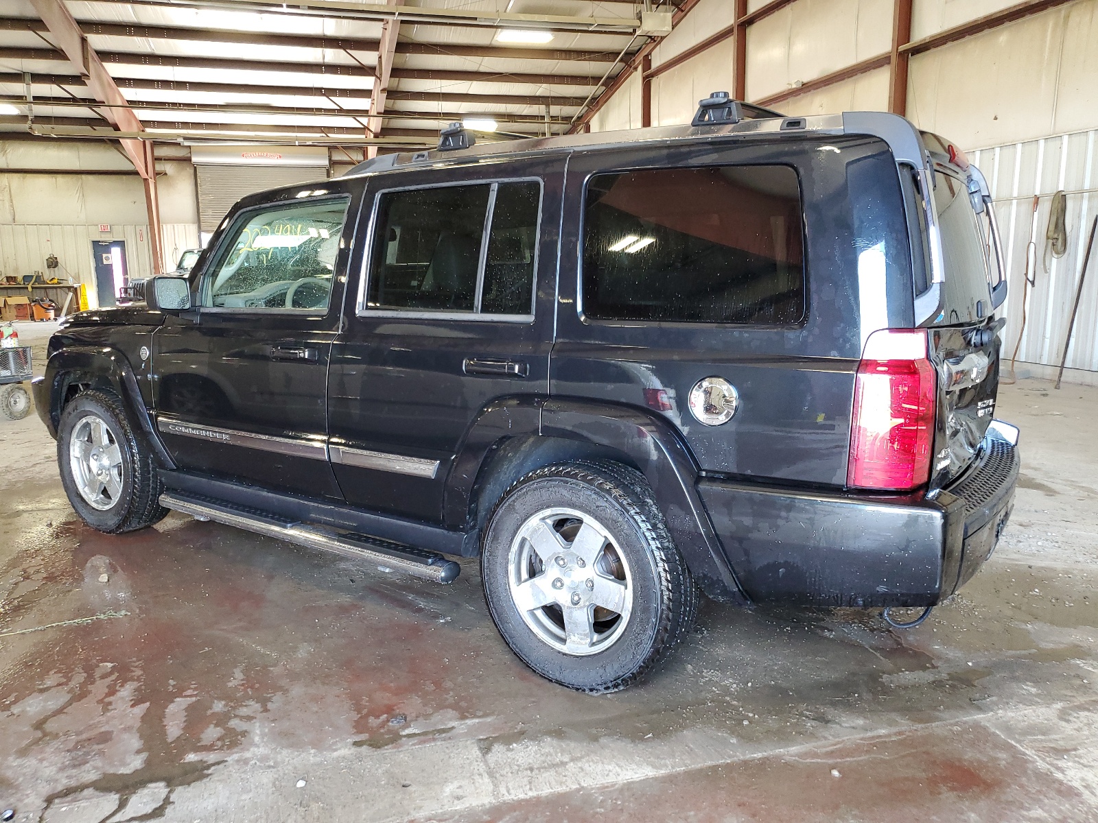 1J4RG4GT7AC118955 2010 Jeep Commander Sport