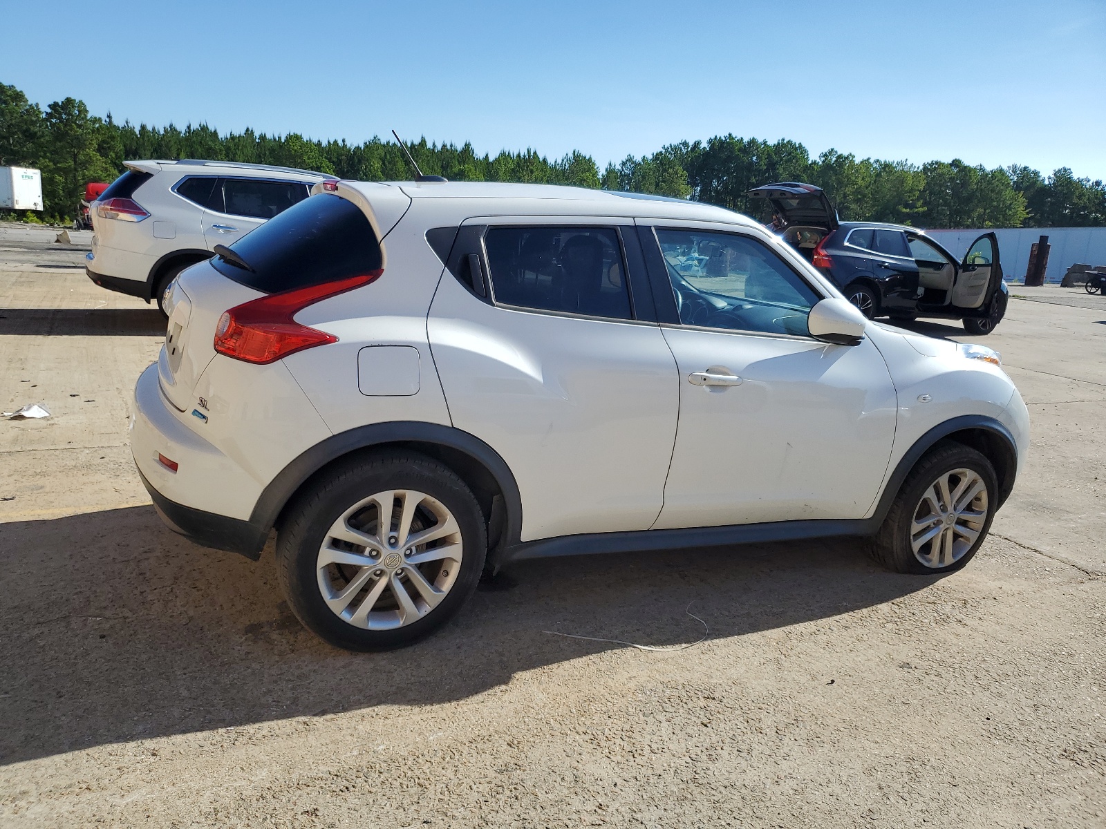 2014 Nissan Juke S vin: JN8AF5MR0ET360968