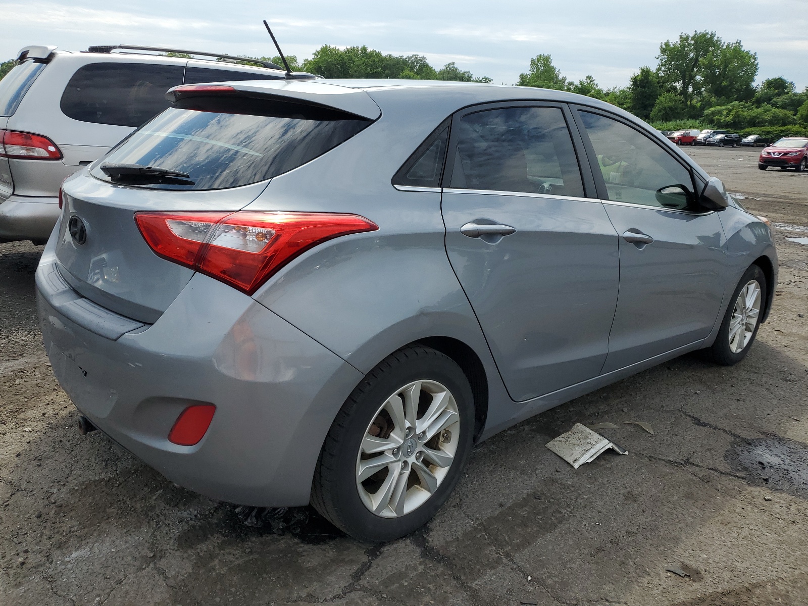 2014 Hyundai Elantra Gt vin: KMHD35LH7EU195372