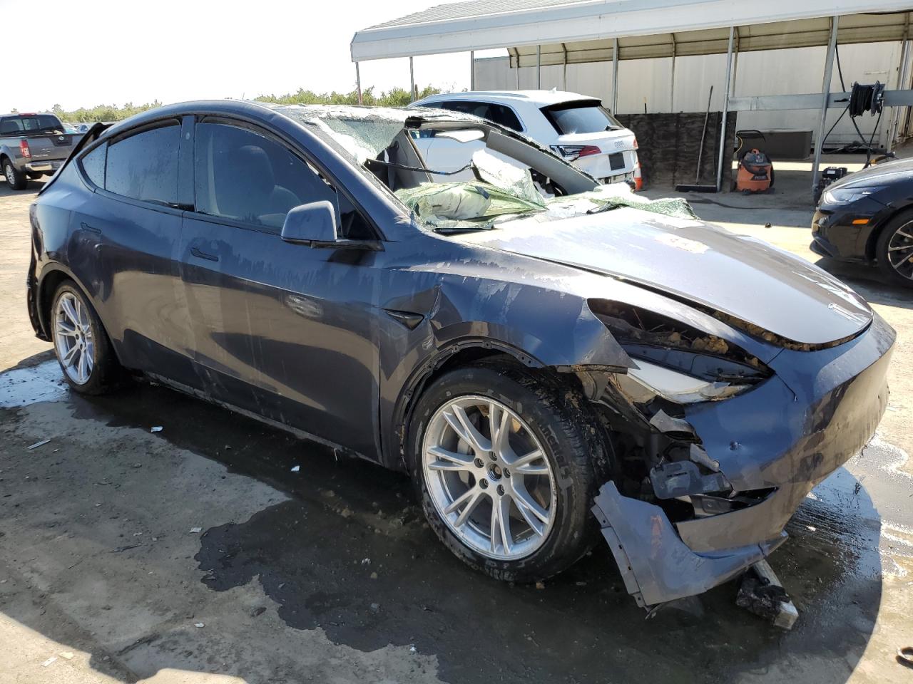 VIN 7SAYGDEE5NF553720 2022 TESLA MODEL Y no.4