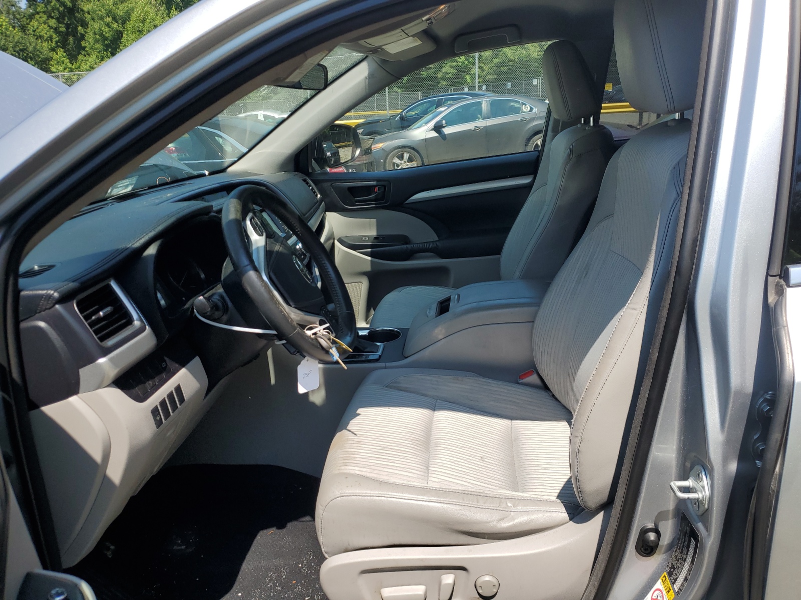 5TDBKRFH0ES063169 2014 Toyota Highlander Le