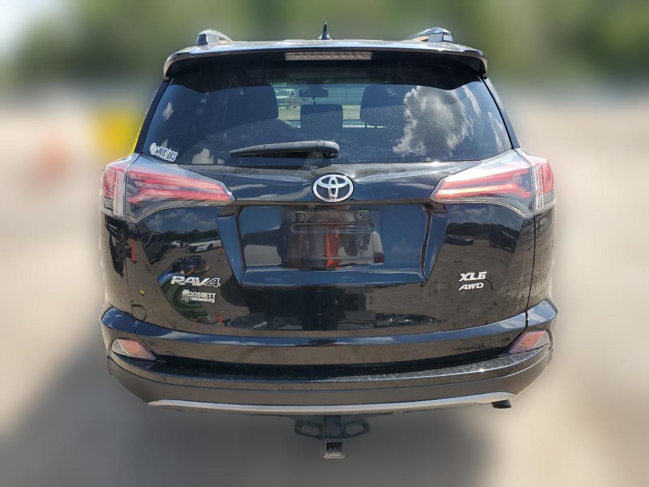 2017 Toyota Rav4 Xle VIN: 2T3RFREV4HW575465 Lot: 65027904