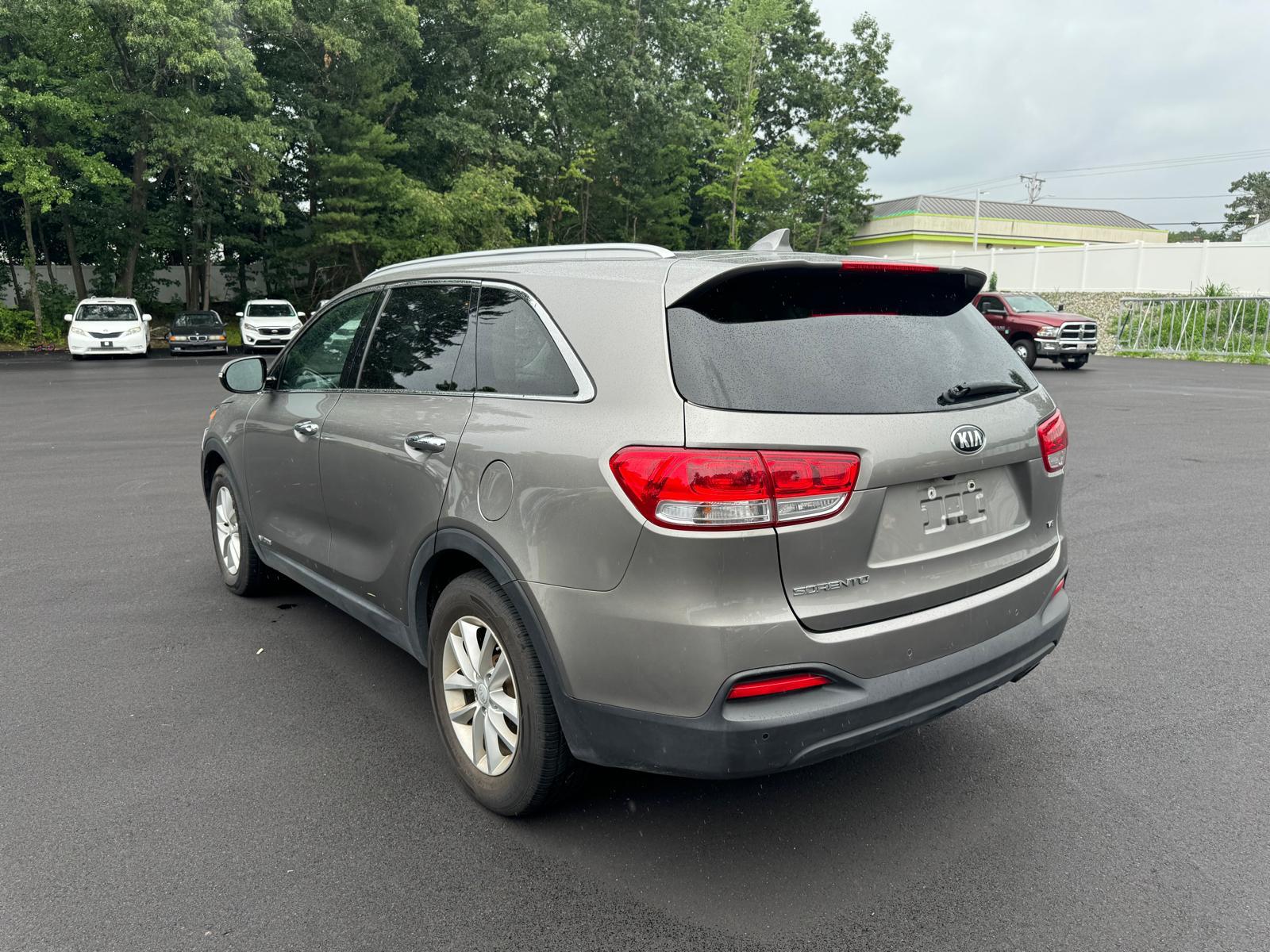 2018 Kia Sorento Lx vin: 5XYPGDA54JG429794