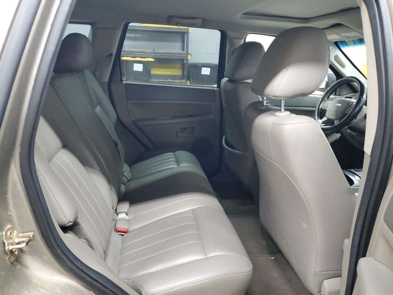 2005 Jeep Grand Cherokee Laredo VIN: 1J4HR48N05C725226 Lot: 64681544